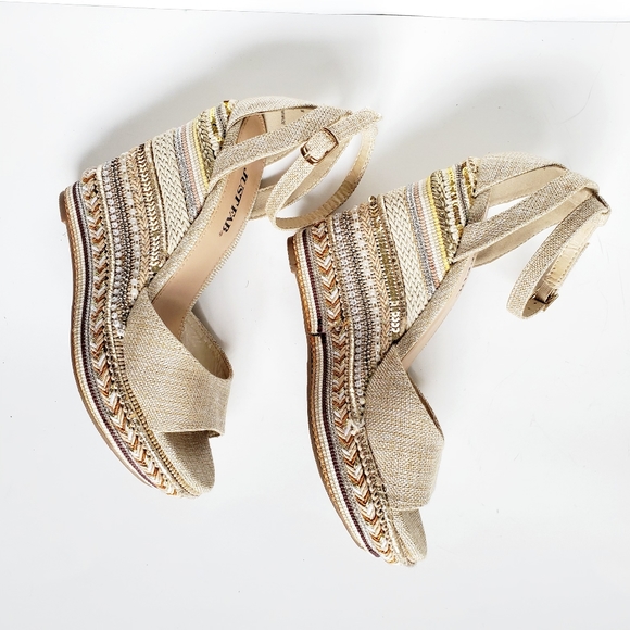 Justfab Kasabi Striped Wedge
Sz. 5.5 - Picture 10 of 13